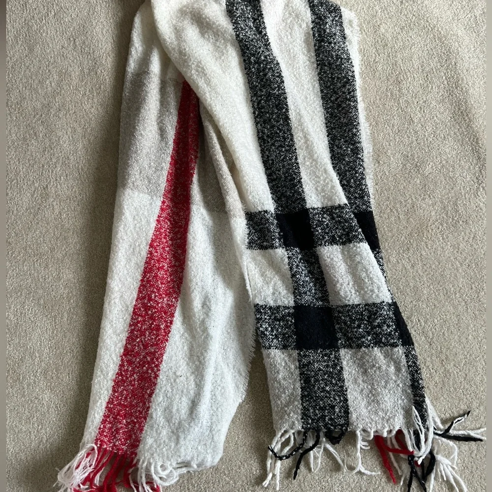 AEO plaid blanket scarf- never worn - Picture 1 of 3